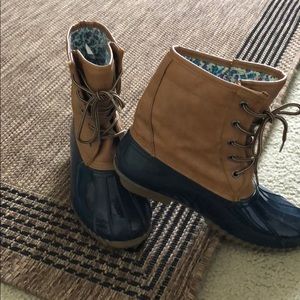 Woman’s duck boots 🥾